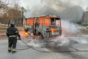 Во Владимире на улице Лакина утром сгорел автобус